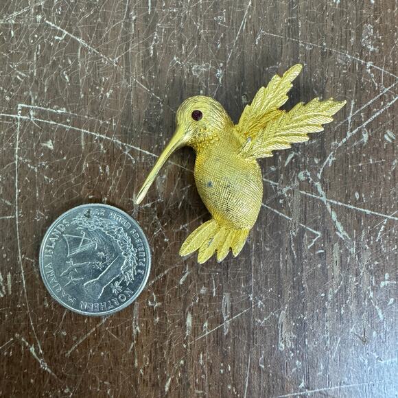 Judith Green VINTAGE Gold Tone Hummingbird Red Rhinestone Brooch Pin - Picture 2 of 5